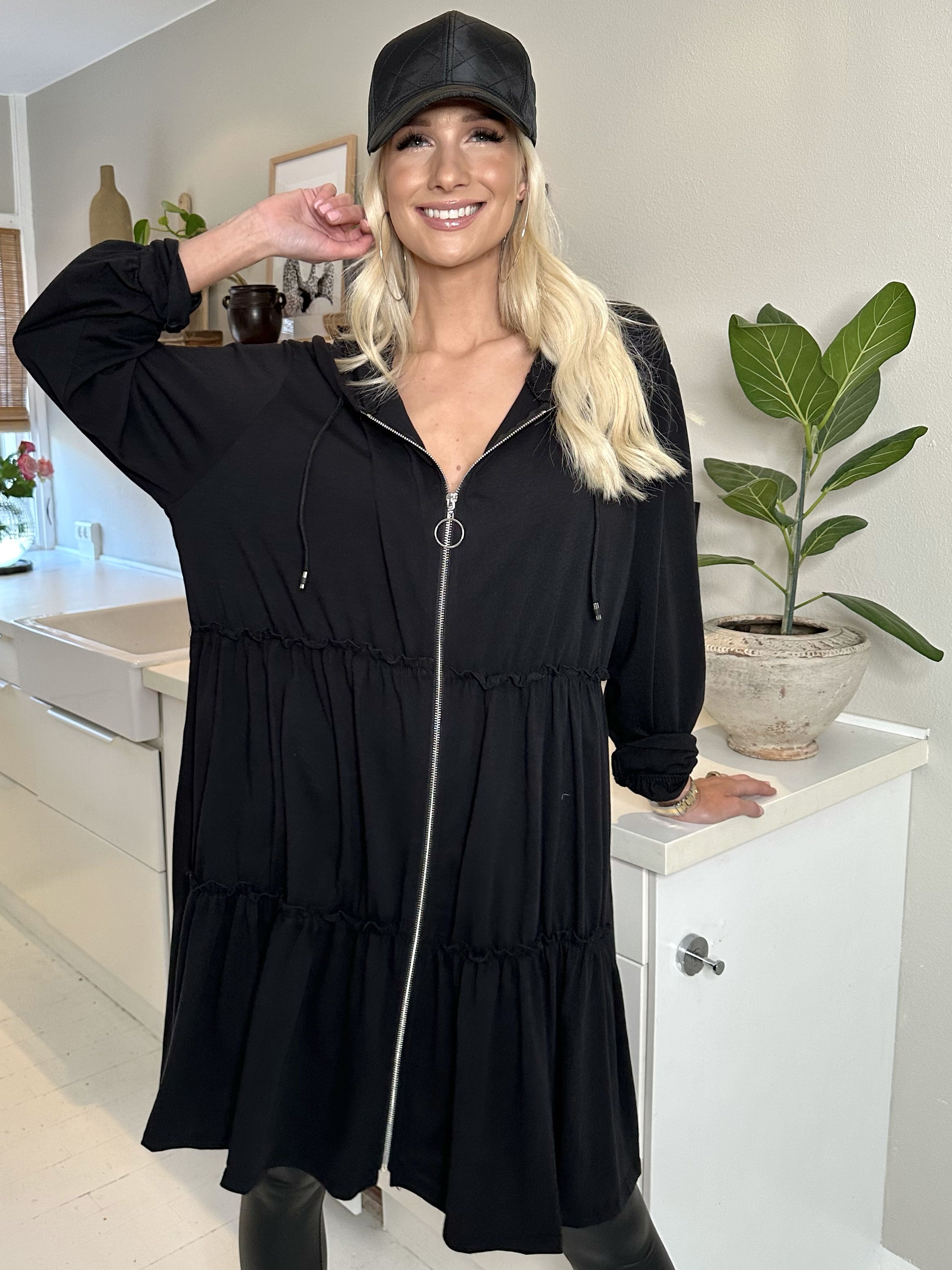 Adona - Joggingkjole med lynlås